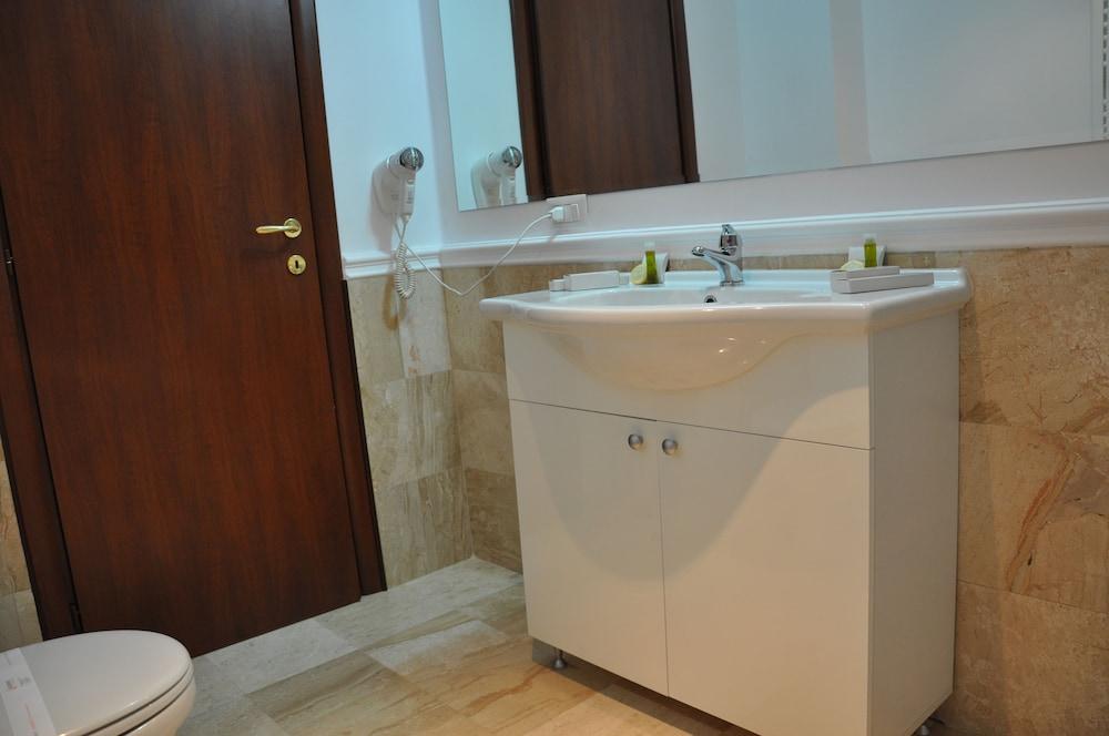 Vigo Grand Hotel Ploeszti Zewnętrze zdjęcie